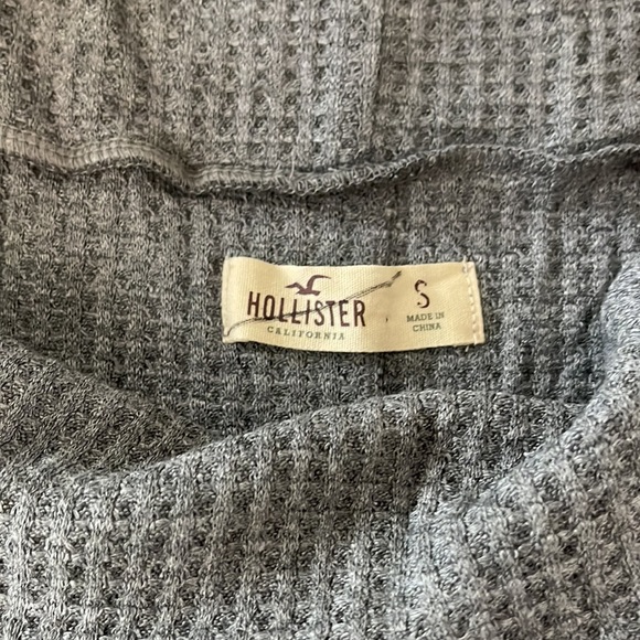 Hollister grey lightweight size Small cowl neck sweater. - Picture 2 of 3